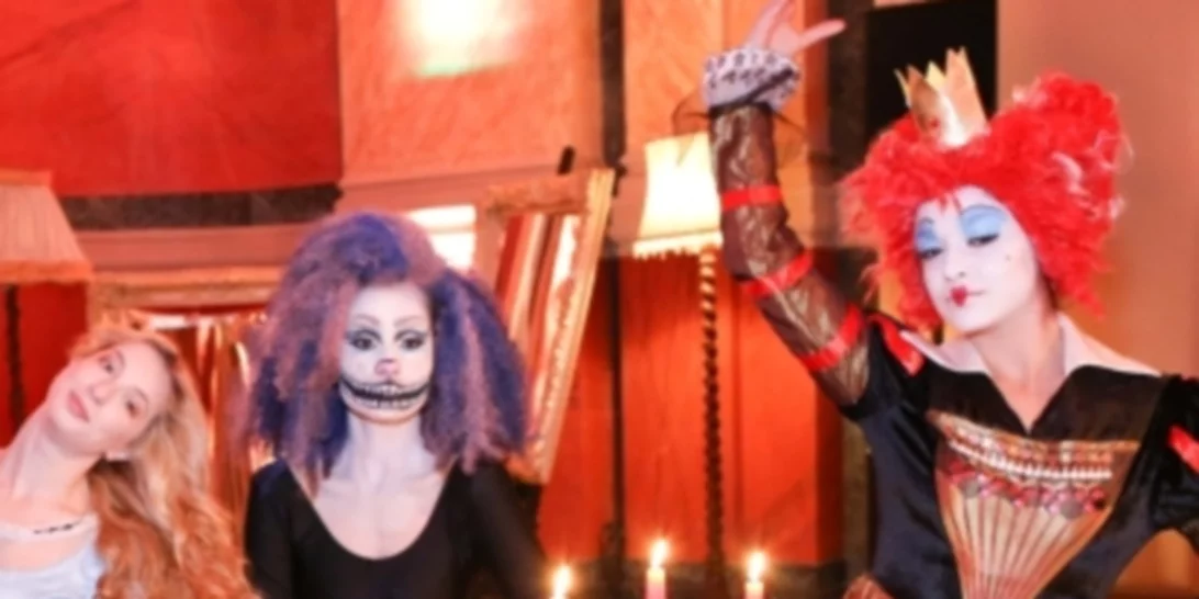 To Gin Hendrick's μας μεταφέρει στη «Χώρα των Θαυμάτων»