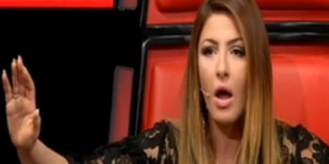 Έλενα Παπαρίζου: Το σοκ της μόλις αντίκρισε ποιος ήταν στη σκηνή του The Voice