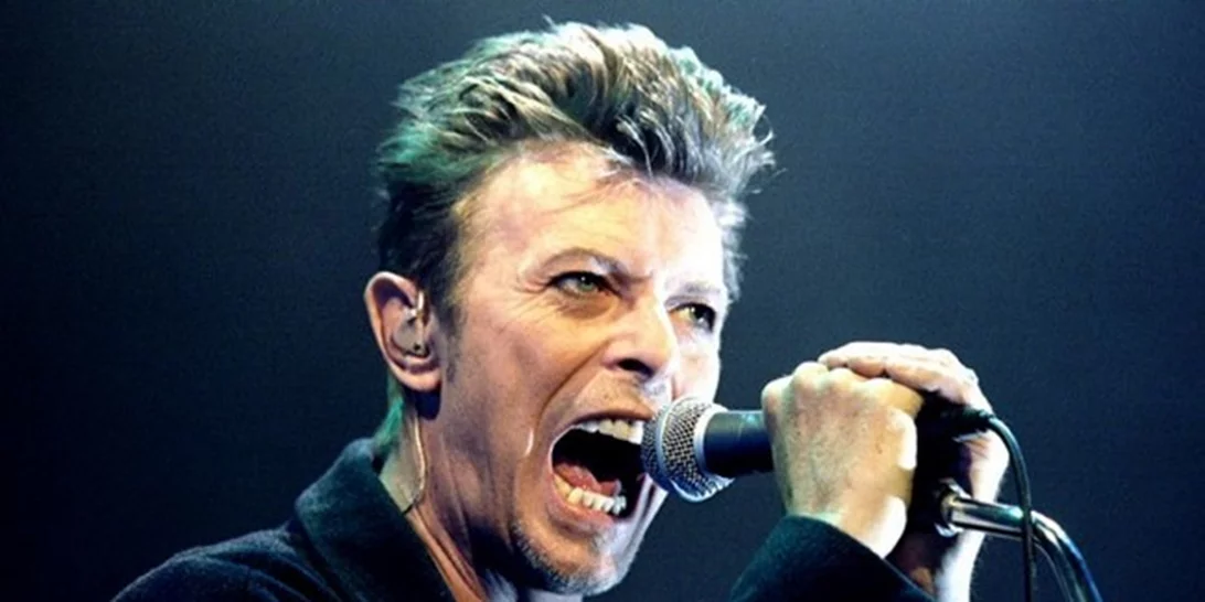 David Bowie | Ο θρυλικός καλλιτέχνης αποκτά δικό του δρόμο στο Παρίσι