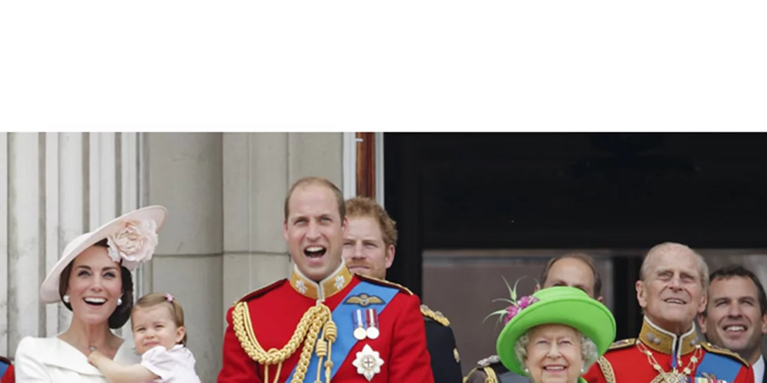 H βασιλική οικογένεια με... άσχημα χριστουγεννιάτικα πουλόβερ!