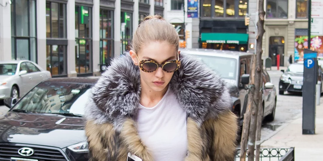 H Gigi Hadid σου δείχνει πώς να φορέσεις το τζιν παντελόνι