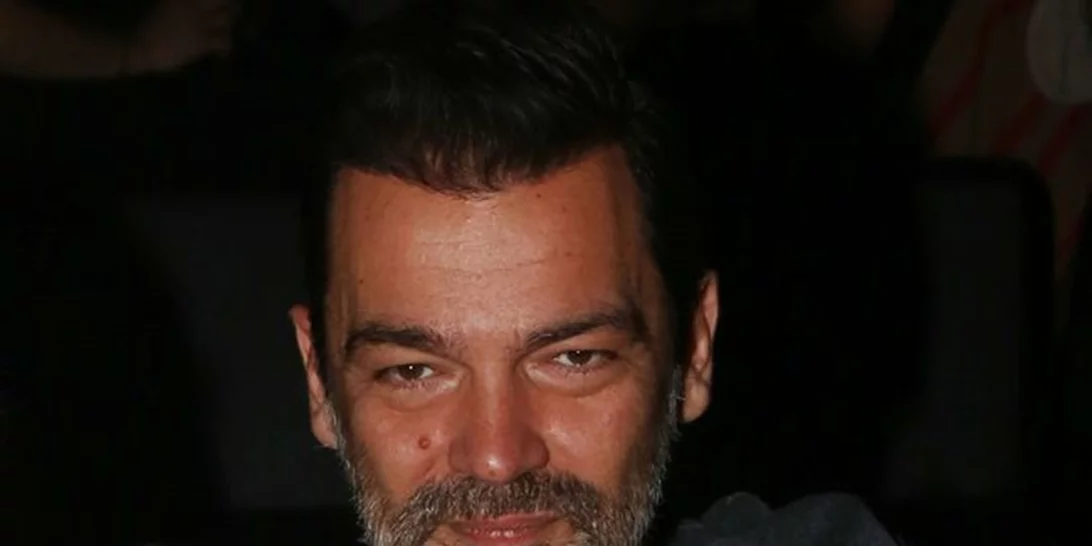 Κωνσταντίνος Καζάκος | Μιλά για τη μητέρα του, Τζένη Καρέζη, με αφορμή τα 28 χρόνια από τον θάνατό της