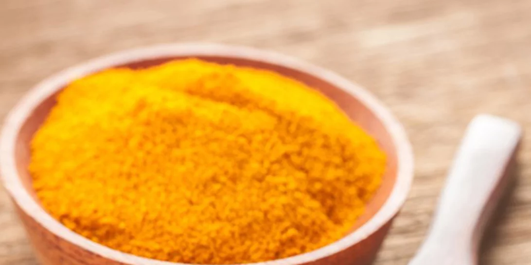 Γιατί όλοι οι διατροφολόγοι έχουν πάθει εμμονή με τον κουρκουμά;
