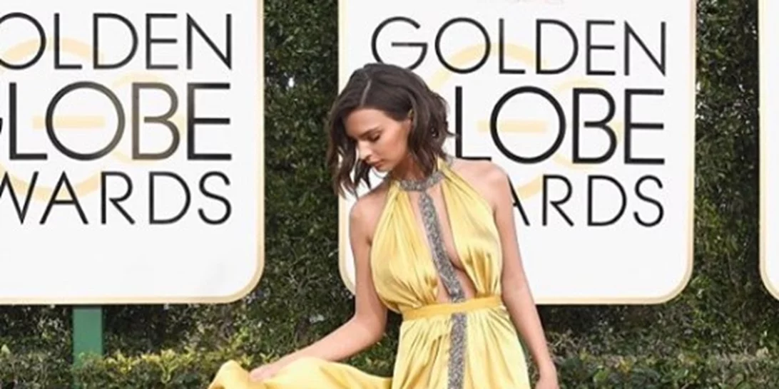 Χρυσές Σφαίρες 2017: Το σέξι ατύχημα της Emily Ratajkowski στο κόκκινο χαλί