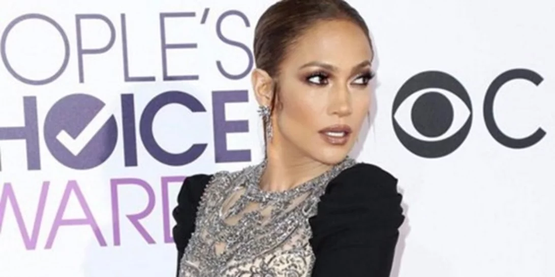 Jennifer Lopez: Πού αφιέρωσε το βραβείο της;