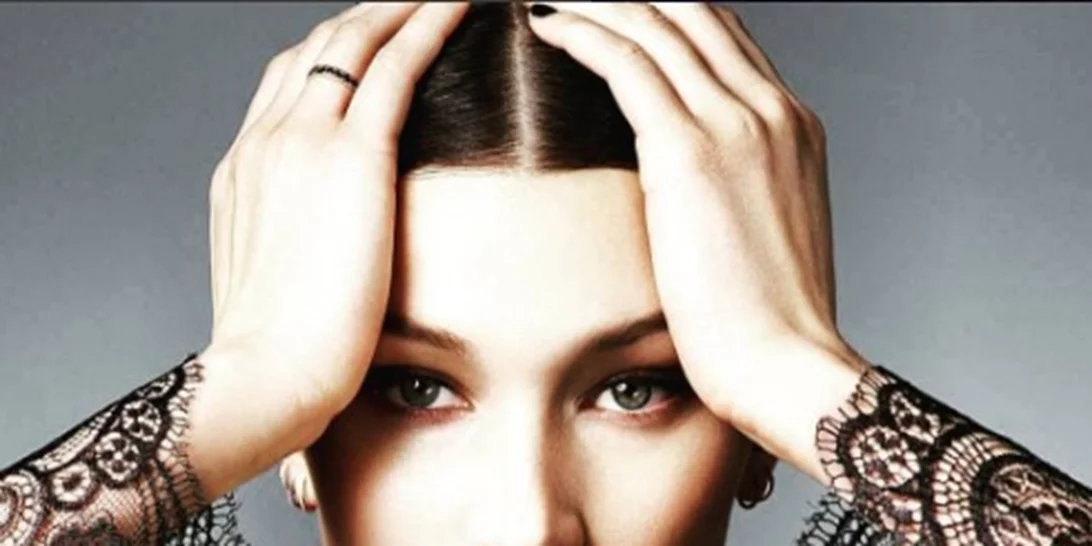 Bella Hadid: Η παράδοξη κοινή λεπτομέρεια στις τελευταίες της εμφανίσεις