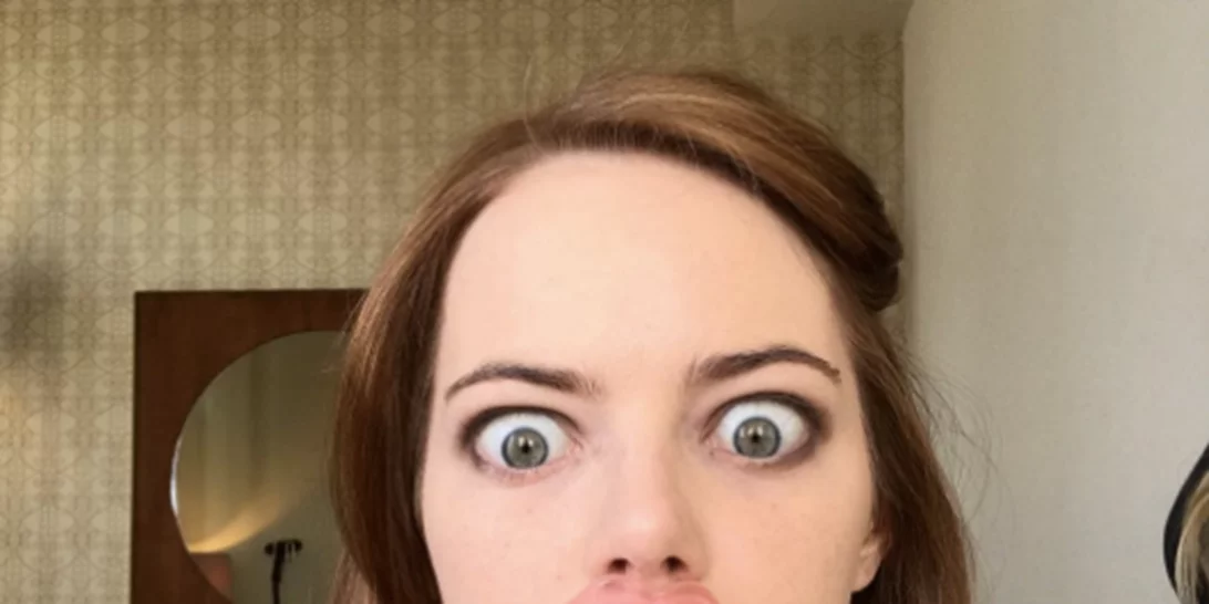 Ο χαμός με την μάσκα χειλιών της Emma Stone και πού θα την βρεις