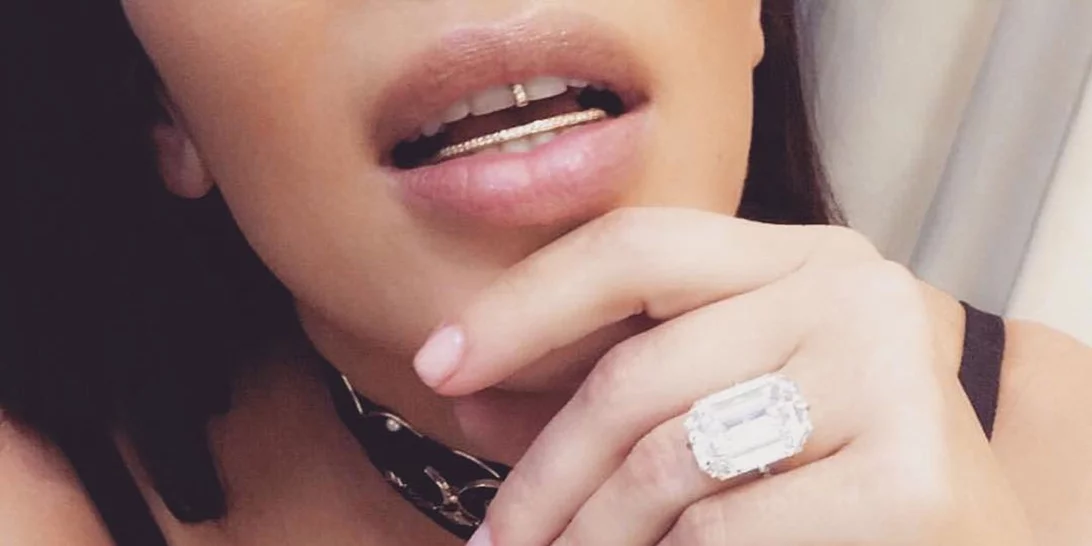 Η Kim Kardashian υιοθετεί μια από τις πιο περίεργες τάσεις στα nail arts