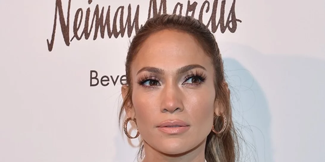 Jennifer Lopez: Με το πιο hot outfit την Ημέρα του Αγίου Βαλεντίνου