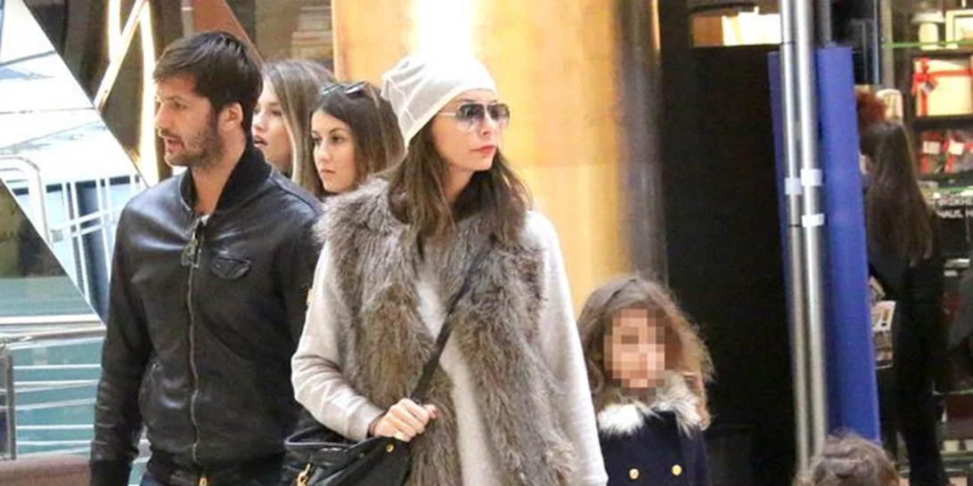 Μπέττυ Μαγγίρα - Δημήτρης Μάζης: Με τις κόρες τους για ψώνια!