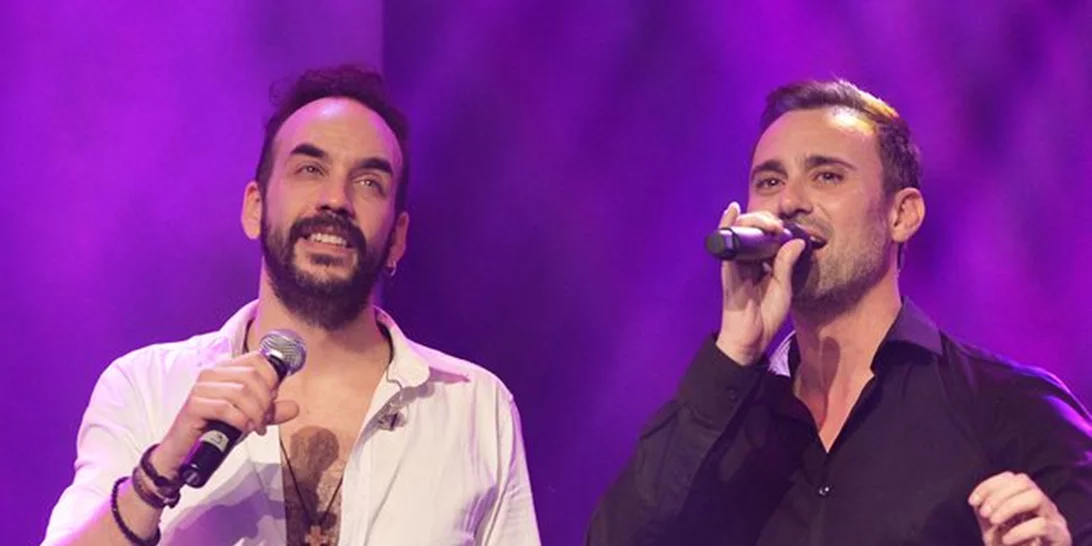 Γιώργος Καπουτζίδης: Ντουέτο με τον Πάνο Μουζουράκη επί σκηνής (video)