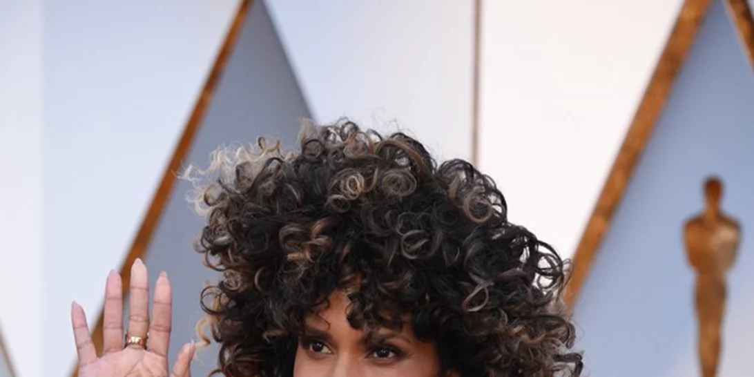 Halle Berry: Σίγουρα αυτά είναι τα πιο περίεργα μαλλιά που έχουμε δει ποτέ στα Όσκαρ