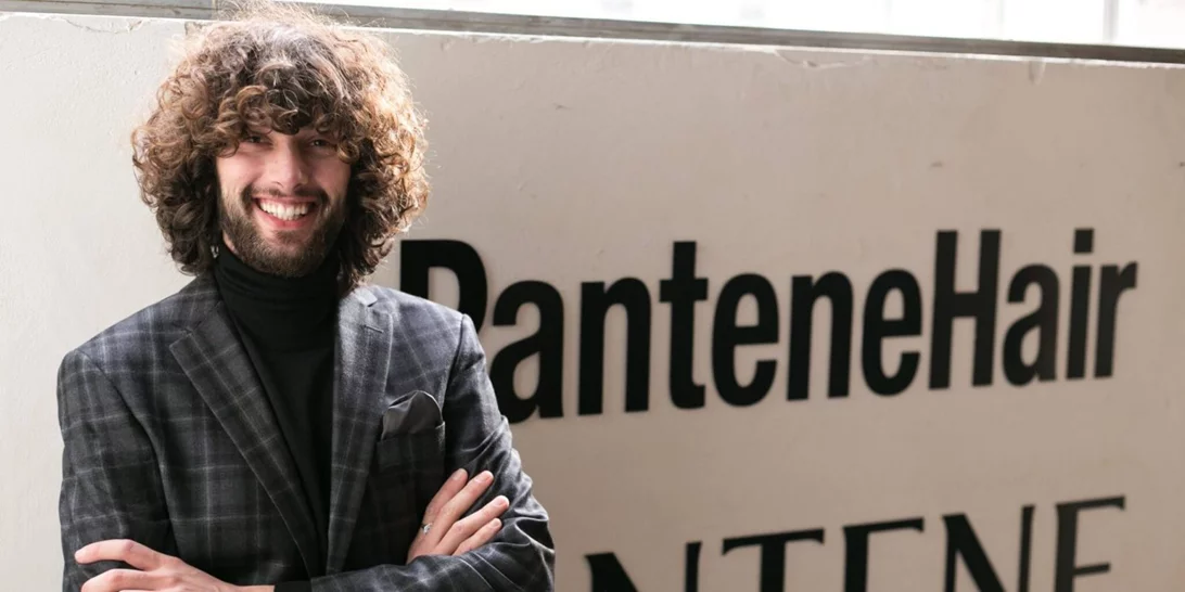 Γιατί ο Tom Zois είναι ο hair expert που ήδη αγαπάμε