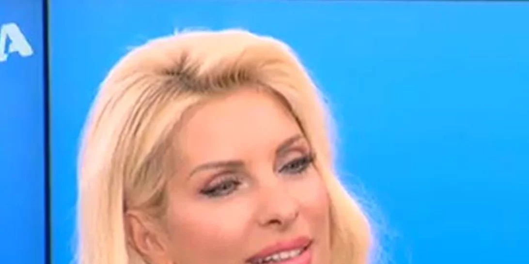 Ελένη Μενεγάκη: Ποζάρει μαζί με τη 12χρονη Λάουρα