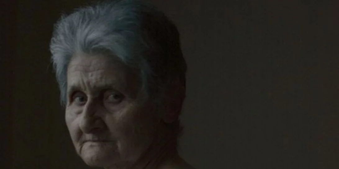 Αυτή η γιαγιά από την Πέλλα πόζαρε για τη Vogue