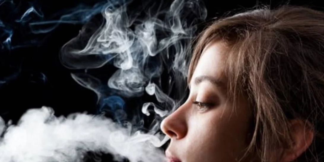 Πώς να περιποιούμαι το δέρμα μου αν καπνίζω;