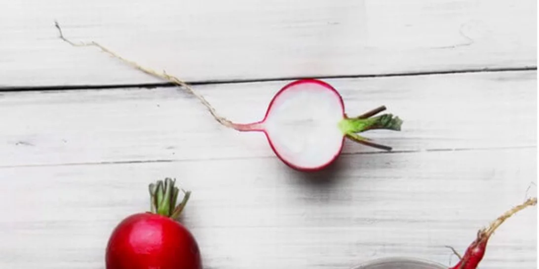 Βάλε ραπανάκι στις σαλάτες σου: Να τα οφέλη που δεν ήξερες (και πώς αλλιώς θα το φας)