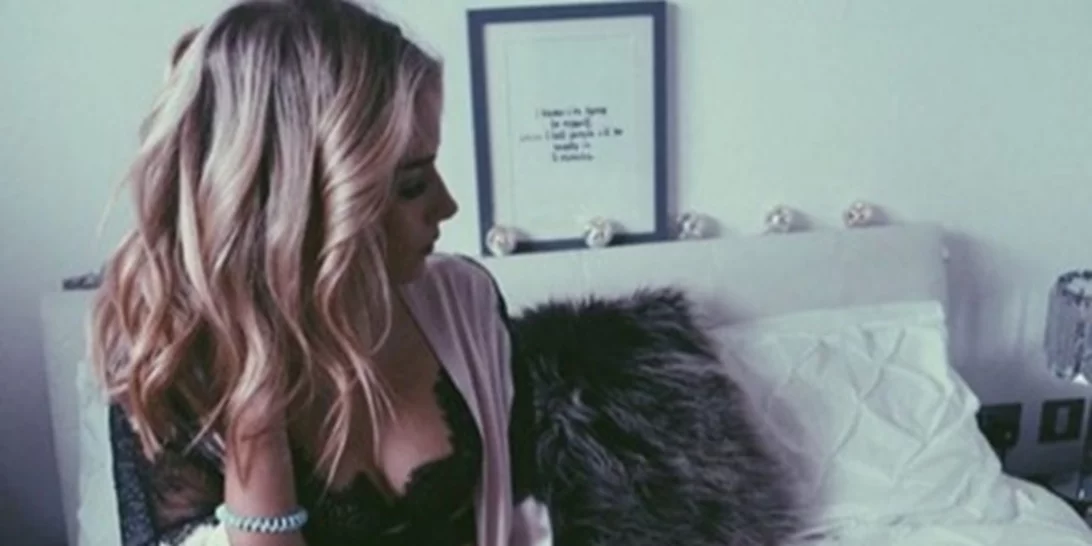 Lottie Moss: Η 19χρονη αδερφή της Kate Moss με εσώρουχα!