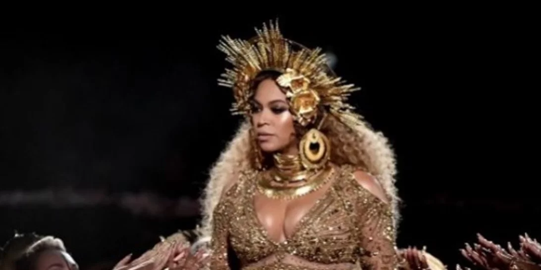 Beyonce: Η εμφάνιση στα Grammy κατά τη διάρκεια της εγκυμοσύνης της