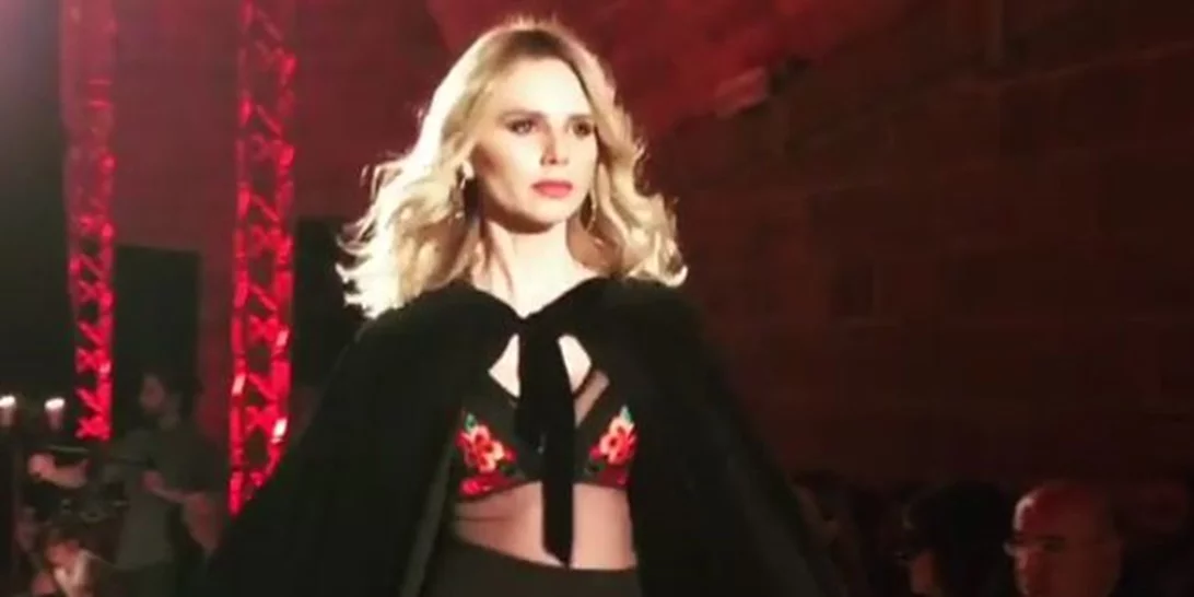 Έβελυν Καζαντζόγλου: Έκλεψε τις εντυπώσεις στο show της Intimissimi