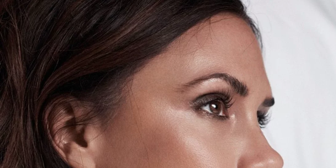 Victoria Beckham: Φόρεσε το ροζ στο γραφείο, όπως το κάνει και εκείνη!