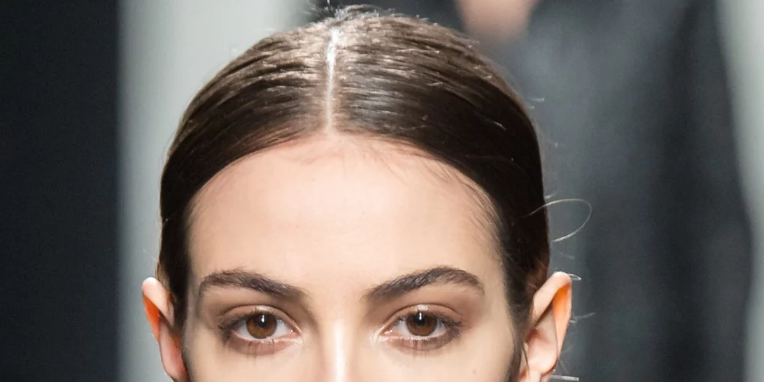 Πώς να φορέσεις το φουλάρι και κάθε μαντήλι που έχεις (οι πιο stylish τρόποι!)