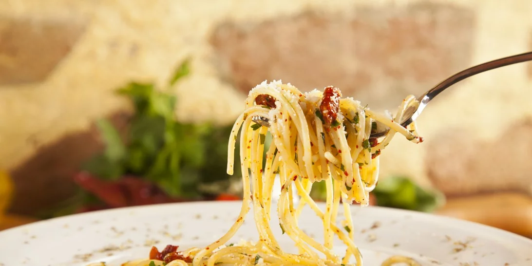 Συνταγή για μακαρονάδα aglio olio | Η πιο εύκολη και λαχταριστή εκδοχή για να δοκιμάσεις σήμερα