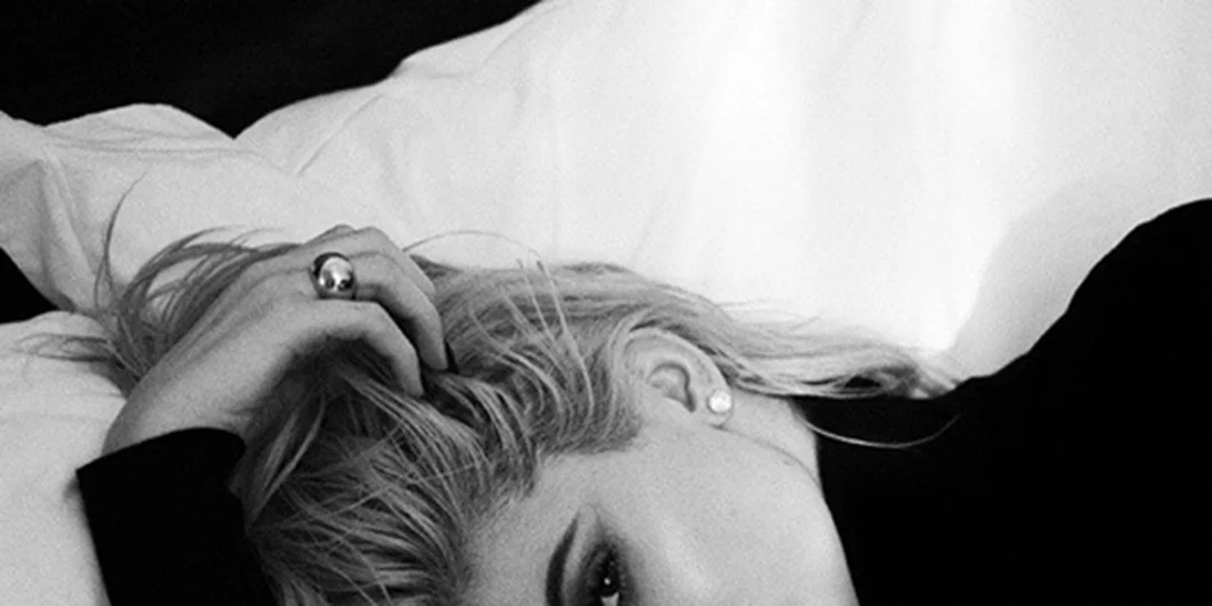 Kylie Jenner: Με στριφτό τσιγάρο σε νέες σέξι φωτογραφίες