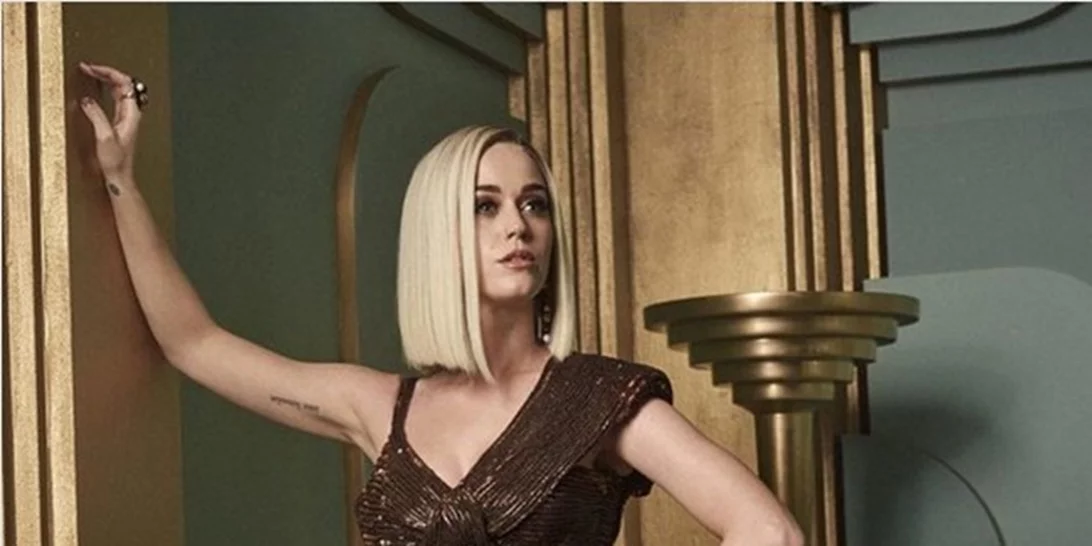 Katy Perry: Φωτογραφήθηκε στο κόκκινο χαλί με φαγητό στα δόντια!