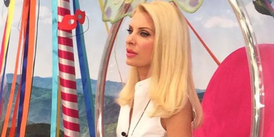 Ελένη Μενεγάκη: Βρήκαμε τι φόρεσε σήμερα στην εκπομπή της