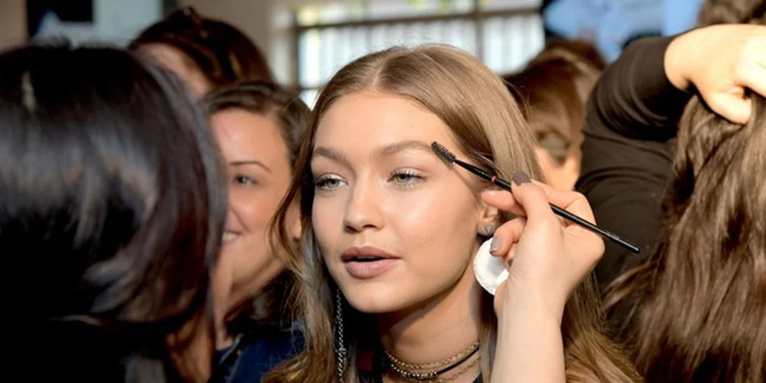 Μην κάνεις τίποτα, η Pat McGrath, guru του μακιγιάζ, αποκαλύπτει τα πιο hot beauty tips