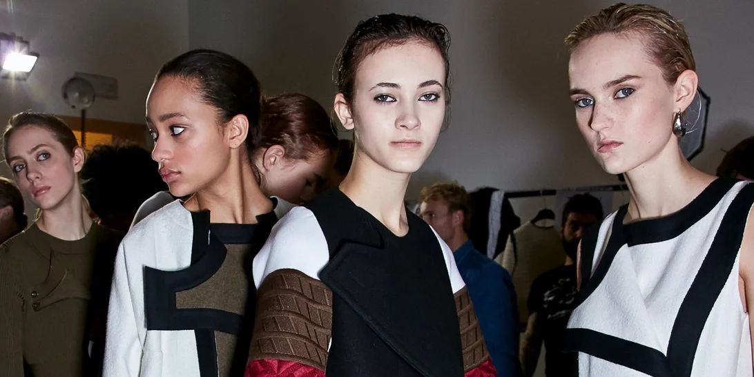 Μποτάκια με φούστα ή φόρεμα: 9 φανταστικοί συνδυασμοί για να αντιγράψεις!