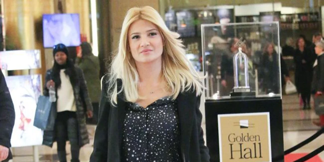 Φαίη Σκορδά: Βόλτα για ψώνια με εντυπωσιακό look