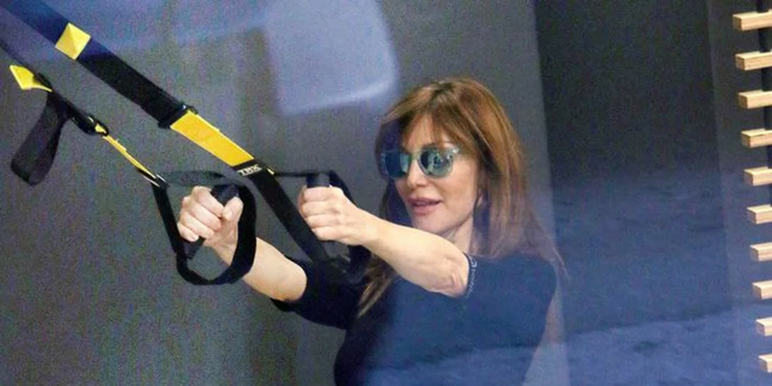 Βίκυ Χατζηβασιλείου: Βόλτα και γυμναστική στο Κολωνάκι