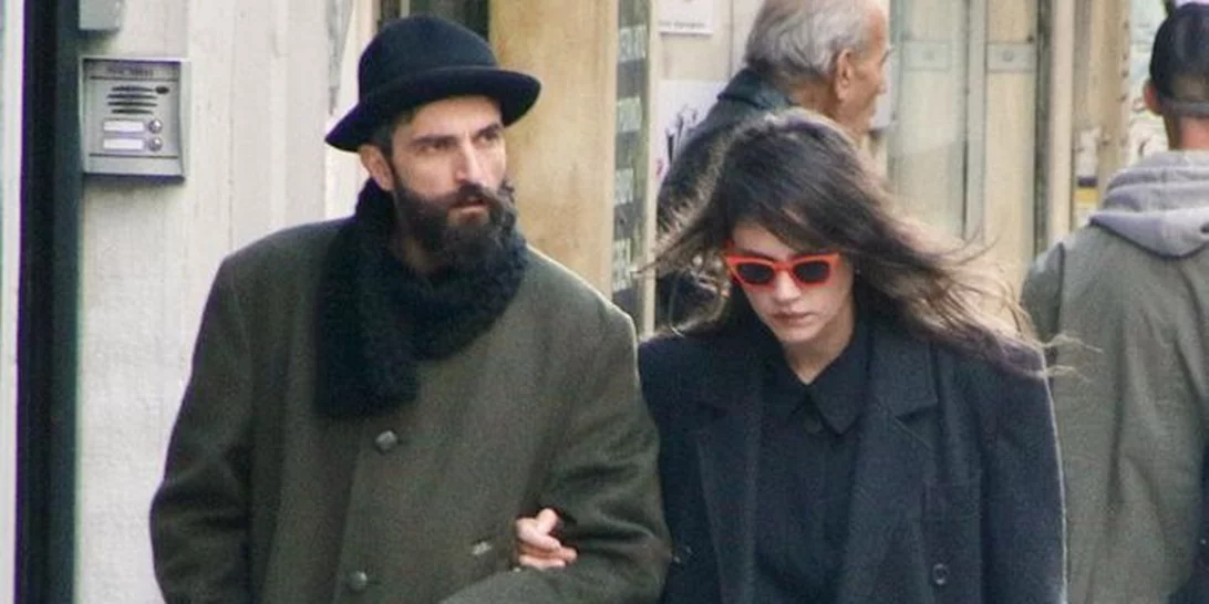 Άρης Σερβετάλης: Σπάνια δημόσια εμφάνιση με την όμορφη σύζυγό του