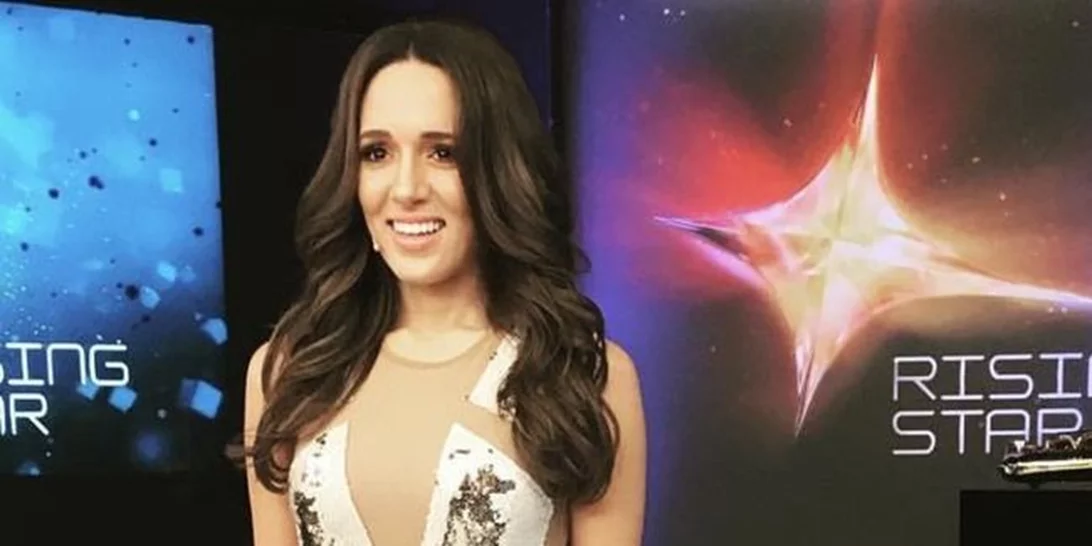 Rising Star: Αυτά φόρεσαν η Καλομοίρα και οι διαγωνιζόμενες στο 12ο live