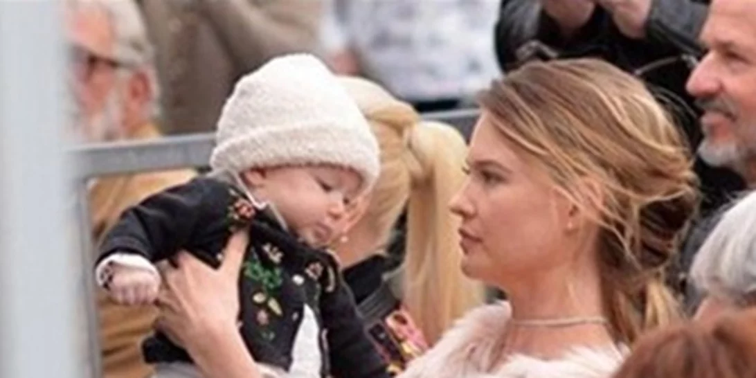 Behati Prinsloo: Θα σε κάνει να λιώσεις η φωτογραφία της κόρης της!