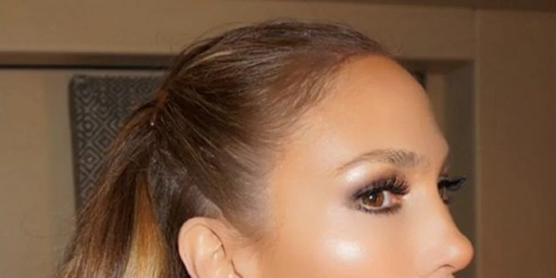 Βρέθηκαν: Αυτά τα highlighters θα σε κάνουν να λάμπεις σαν την Jennifer Lopez