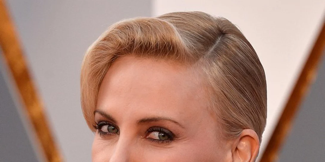 Charlize Theron: Μιλάει για τη σκηνή του λεσβιακού σεξ στην ταινία "Atomic Blonde"