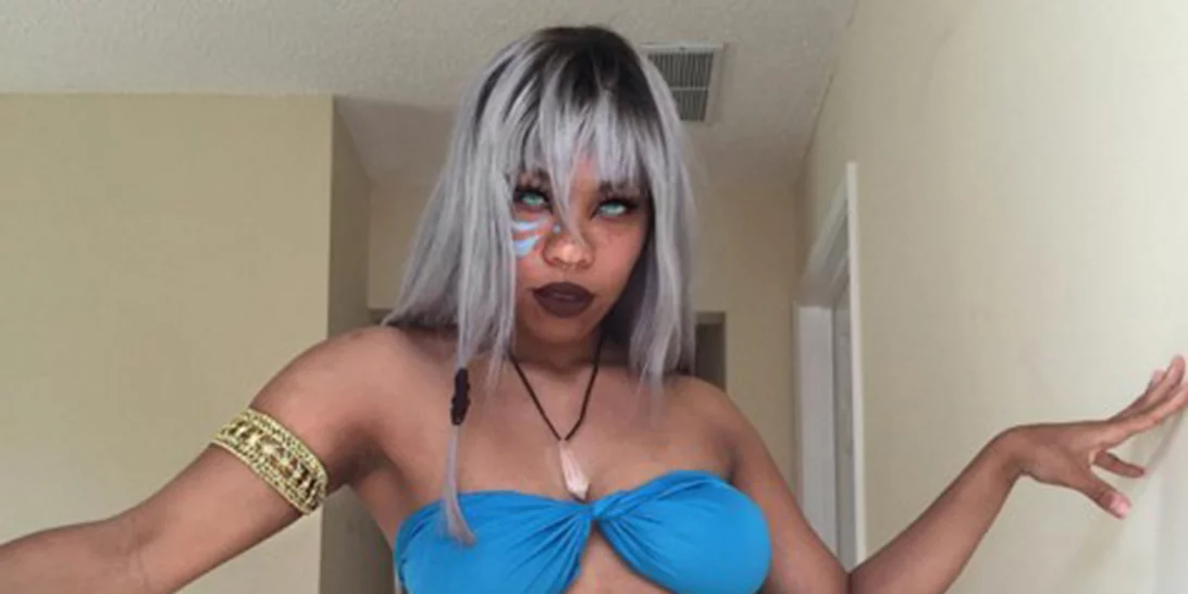 Η κοπέλα που έχει κατακτήσει το instagram με τις μεταμφιέσεις της