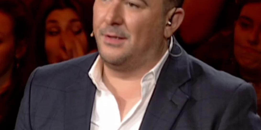 Ο Αντώνης Ρέμος απαντά στους επικριτές του και στα κακόβουλα σχόλια για τις εμφανίσεις στη Μύκονο & στο Ντουμπάι