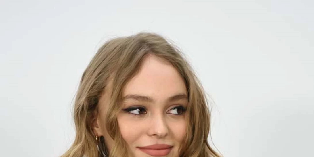 Lily-Rose Depp: Με τη μητέρα της στο fashion show της Chanel