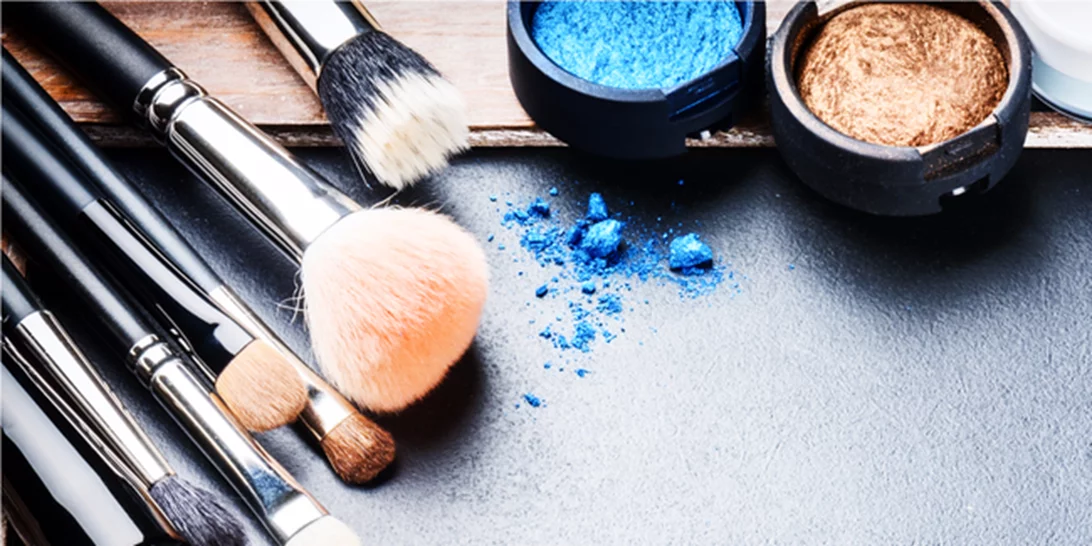 Να πώς θα καθαρίσεις σωστά τα πινέλα σου!