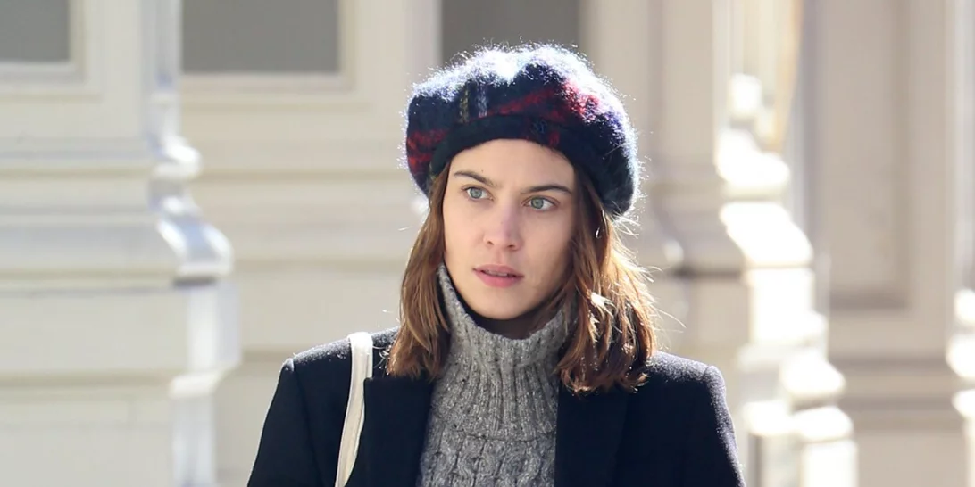 H Alexa Chung φορά ξανά και ξανά αυτά τα μποτάκια