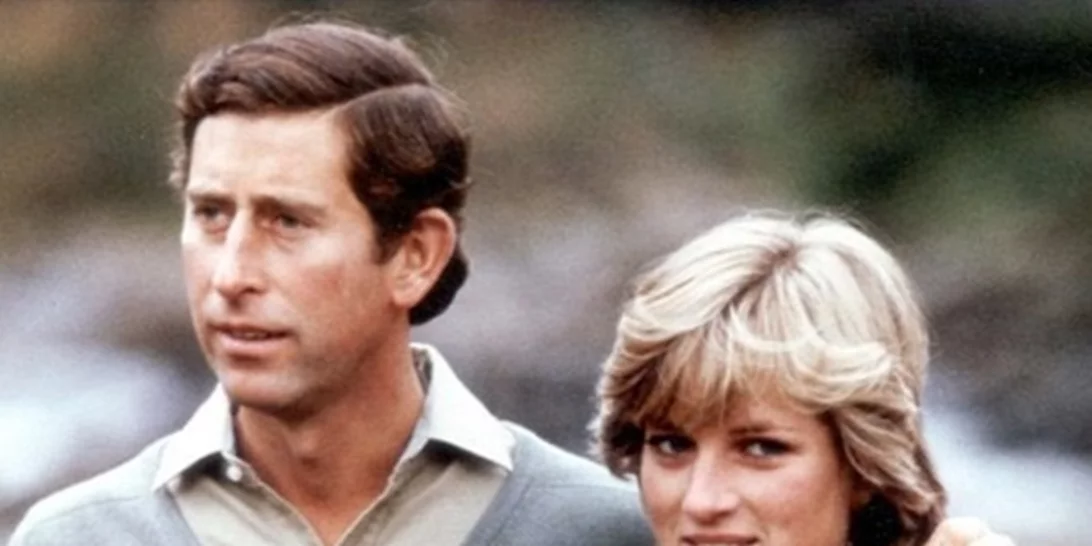 Πρίγκιπας Κάρολος - Νταϊάνα: Η παράξενη λεπτομέρεια στις κοινές φωτογραφίες τους