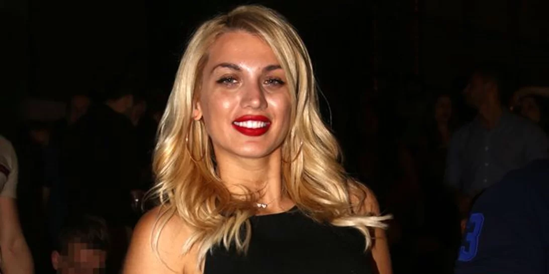 Κωνσταντίνα Σπυροπούλου: Η σέξι εμφάνισή της στα μπουζούκια