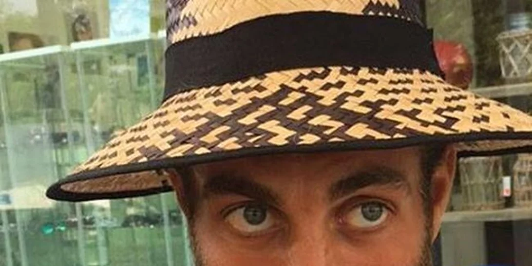 Survivor: Ο Στέλιος Χανταμπάκης ποζάρει με πούρο στον Άγιο Δομίνικο