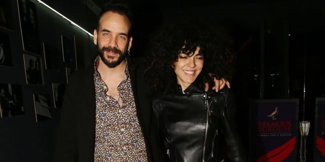 Πάνος Μουζουράκης - Μαρία Σολωμού: Τα τρυφερά φιλιά του ζευγαριού