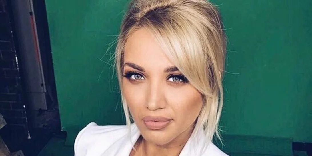 Κωνσταντίνα Σπυροπούλου | Η τρυφερή αγκαλιά με τη μητέρα της