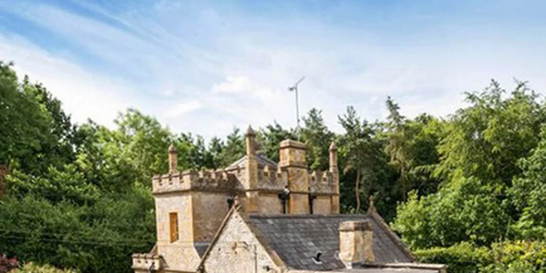 Το πιο μικρό κάστρο της Αγγλίας είναι διαθέσιμο προς πώληση!